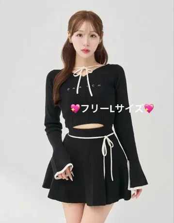 허리 오픈 리본 디자인 니트 미니 원피스 블랙