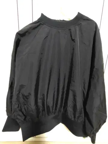 [ 새상품 미사용 ] 블랙 나일론 상의 프리 사이즈