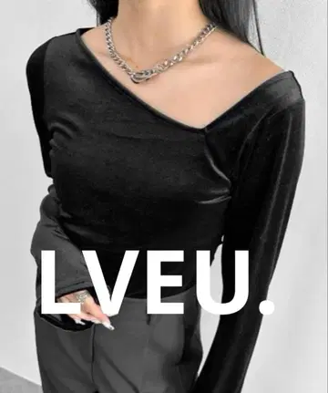 러브유 LVEU. 오프숄더 벨로아