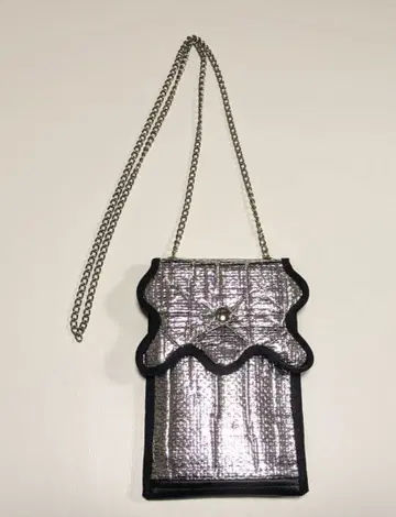 노리 에노모토 실버 스마트폰 숄더백