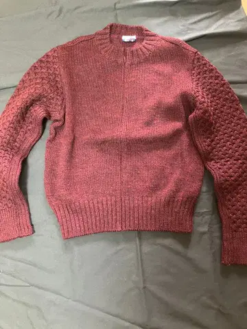 파세타즘 버건디 니트 가디건