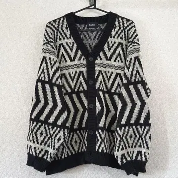 새상품급 니트 가디건 블랙 화이트 M 사이즈 니트 스웨터 가디건