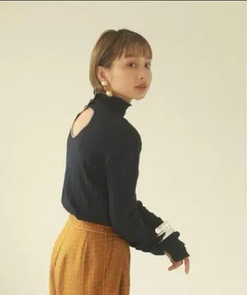 투데이풀 파이핑 리브 상의 정가 12100