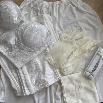 브라이덜 이너, 아이템