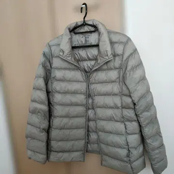 유니클로 PUFFICH 그레이 패딩 자켓