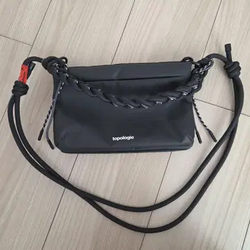 topologie 블랙 사코슈