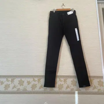 유니클로 스키니 팬츠 블랙 28 미사용 새상품