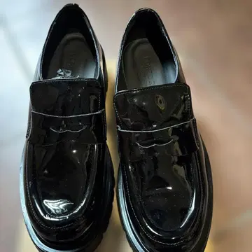 CORSO ROMA 9 블랙 로퍼