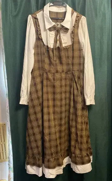 브라운 계열 체크 오버롤 스커트 원피스