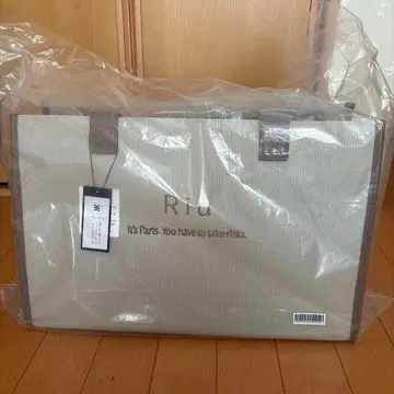 새상품 Riu 토트백 베이지