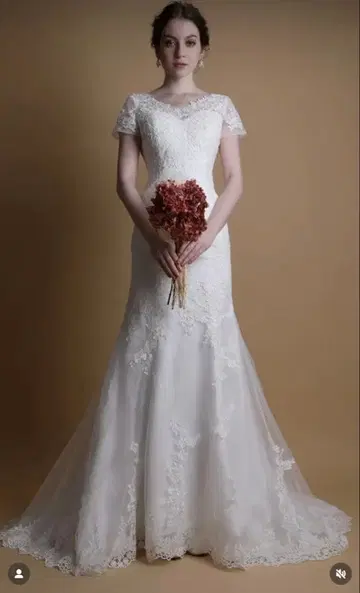 화이트 레이스 웨딩 드레스