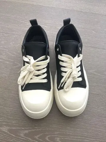 통굽 스니커즈 블랙/화이트