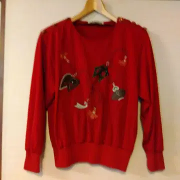 빨간색 자수 디자인 긴팔 니트 M