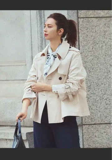 23구 숏 트렌치 새상품급