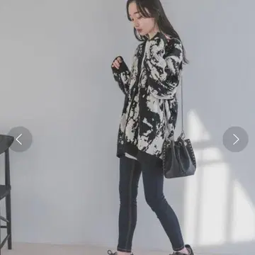 jeanasis 플로트 자카드 패턴 v넥 가디건 블랙