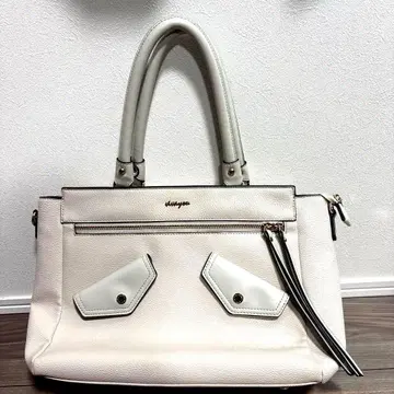 화이트 합성 피혁 백 중형