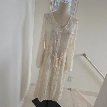 아이보리 꽃무늬 자수 롱 가디건 36