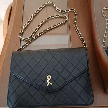 로베르타 디 카메리노 숄더백 퀼팅 가죽 체인 블랙