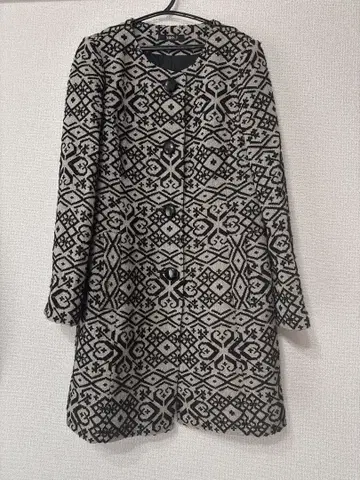 라핀 MISS J 기하학 패턴 노카라 자켓