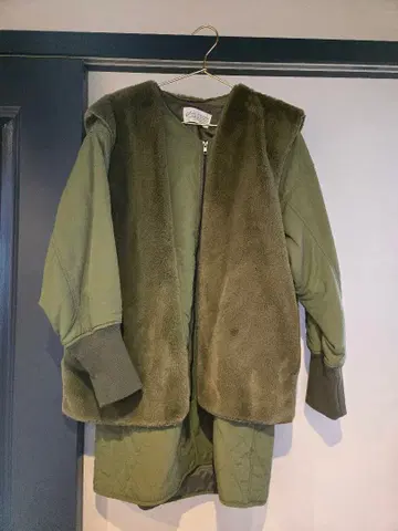 [ Chaco closet ] 퀼팅 노카라 코트