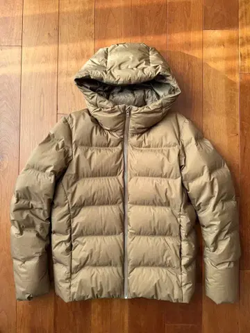 UNIQLO 심리스 다운 파카 브라운 머스타드 M