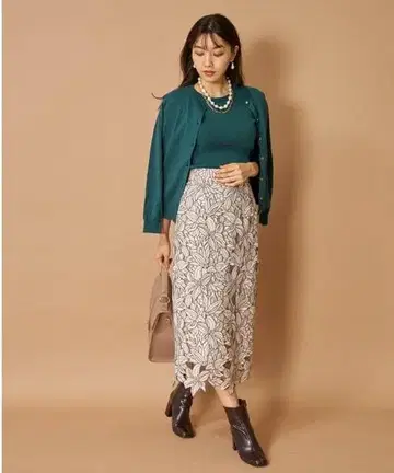 JUSGLITTY 배색 레이스 타이트 스커트 사이즈 2