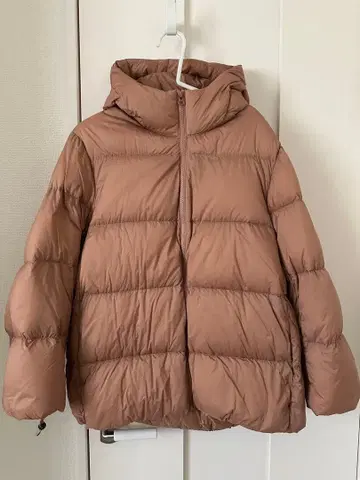 유니클로 UNIQLO 울트라 라이트 다운 XL 코쿤 후드티