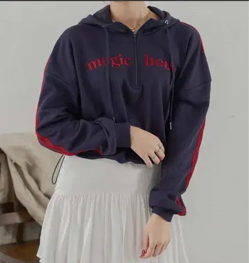 [리나티 콜라보] 하프 지퍼 로고 맨투맨