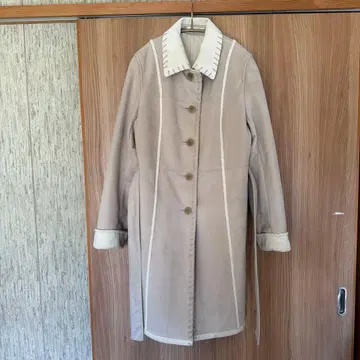 라이트 베이지 스웨이드 롱 코트