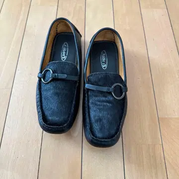 블랙 가죽 로퍼 벨트 고리 포함