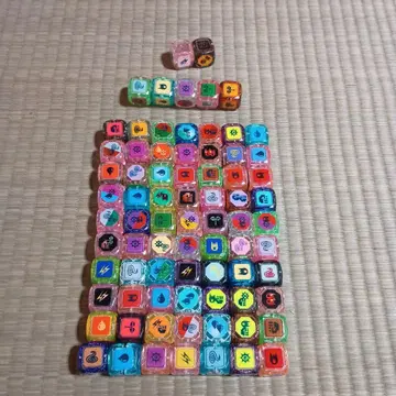 포켓몬스터 플라코로 주사위와 기술 카드 일부