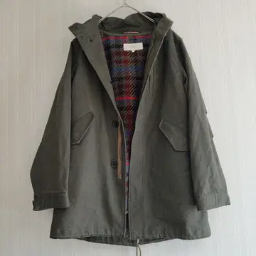 BEAMS LIGHTS 후드 부착 코트 밀리터리