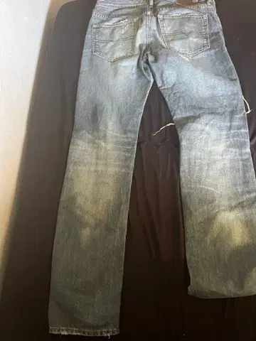 데미지 가공 라이트 블루 데님