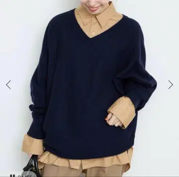 작년 구매 새상품급 슬로브 이에나 소프트 라무 니트 풀오버 네이비