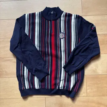 스트라이프 디자인 하프 지퍼 스웨터