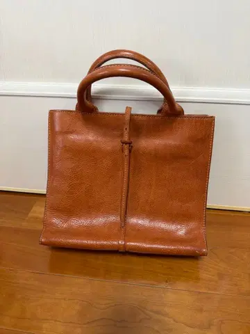 겐텐 브라운 가죽 핸드백