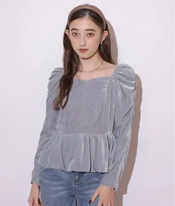 Rirandture 벨로아 자수 페플럼 블라우스