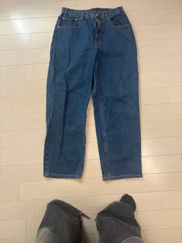 This is never that 데님