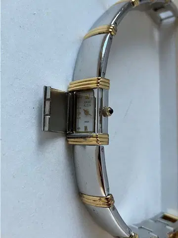 언클라인 시크릿 워치 쿼츠 가동품 스위스산 빈티지