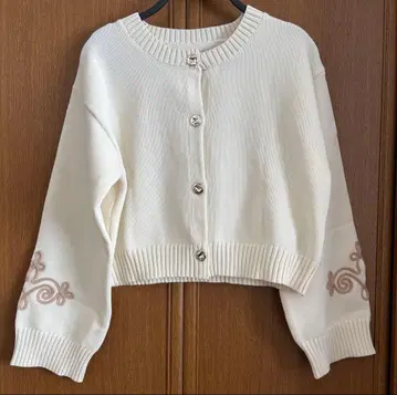 코드 자수 가디건