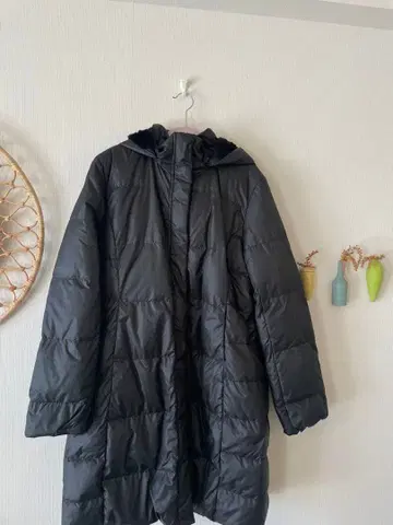 가볍고 따뜻한 후드 부착 롱 기장 다운 자켓 블랙 사이즈 L