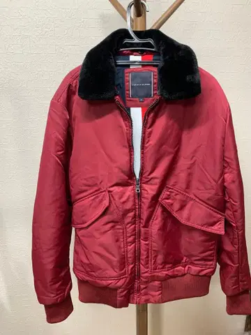 새상품급 TOMMY HILFIGER 레드 점퍼 M 사이즈