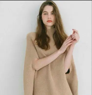 베이스먼트 온라인 케이프 니트