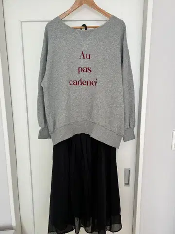 BAYFLOW 맨투맨 티셔츠/샤샤 스커트