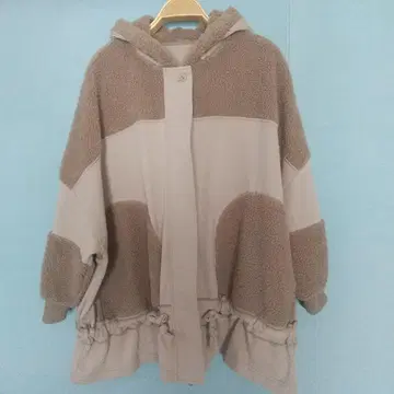 후드 부착 베이지 보아 자켓