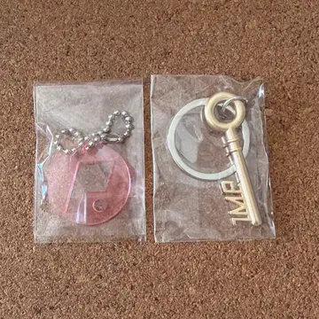 IMP. MAGenter 앨범 혜택 키참 P참