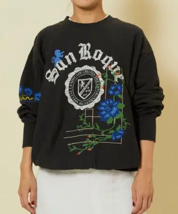 프리다 크로스 스티치 자수 칼리지 맨투맨