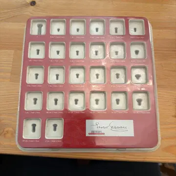 Eino Ferrani 열쇠 모양 부품 세트 36개