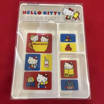산리오 헬로키티 뚜껑 포함 트레이