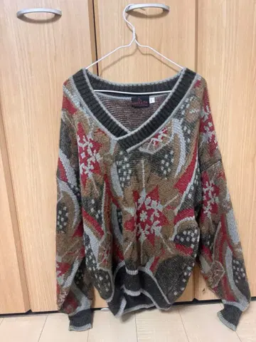 산타페 V넥 스웨터